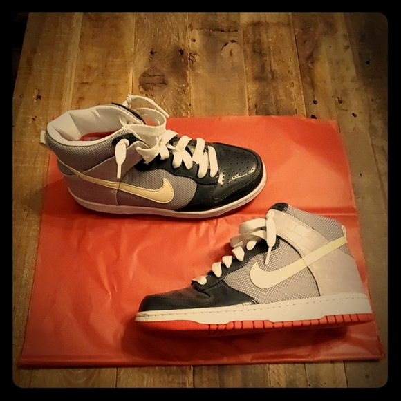 Nike Shoes - Nike